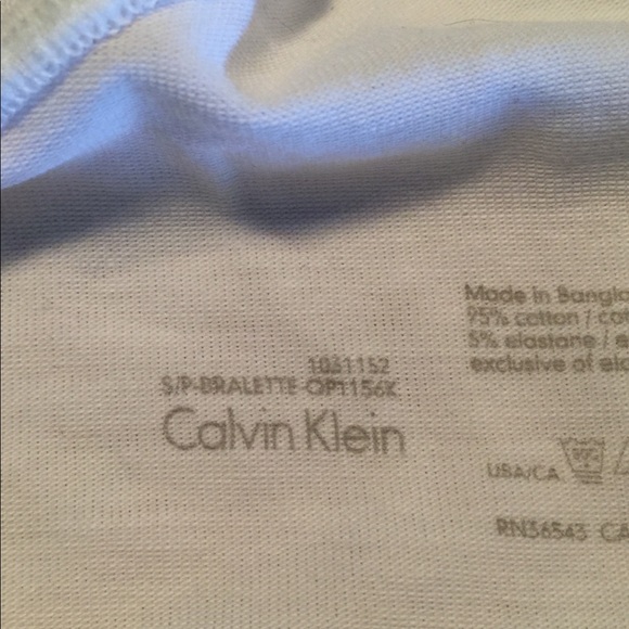 Sports bras - Picture 2 of 3